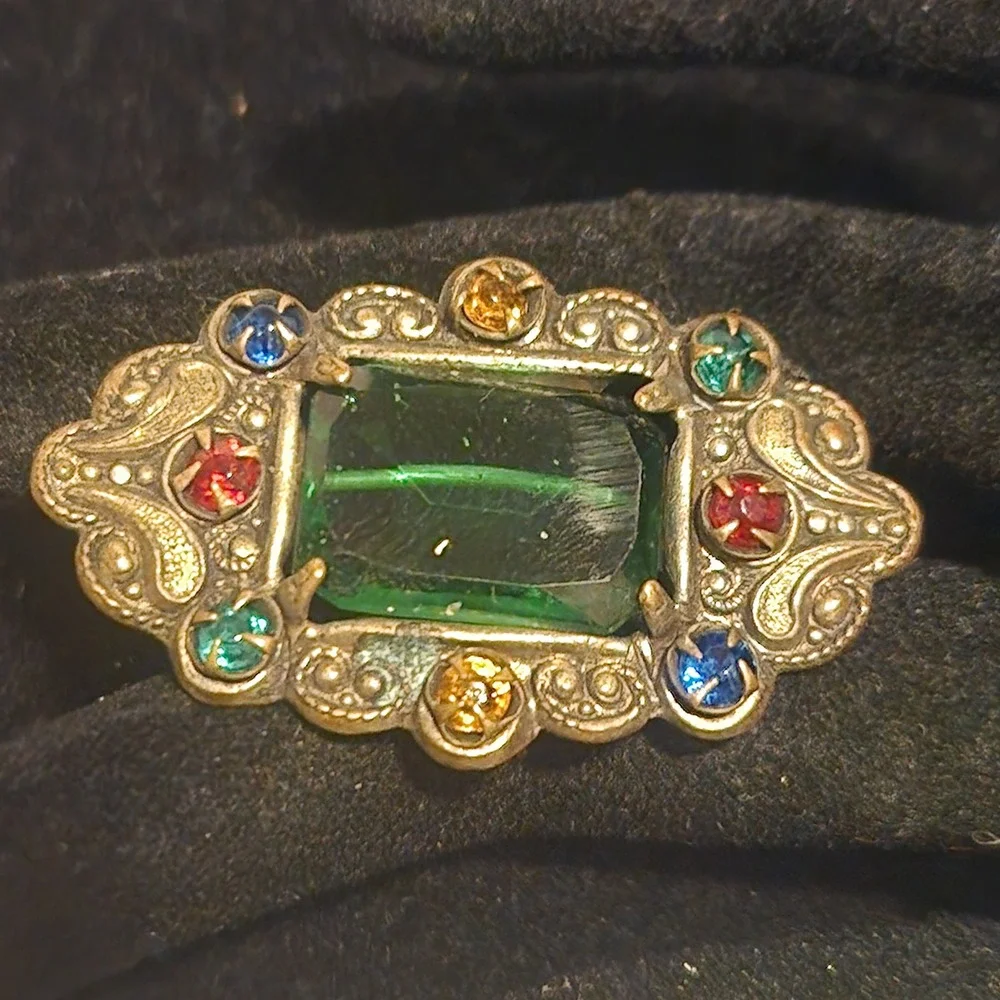 Vintage Antique Gold Tone Multi‎ Color Rhinestone Brooch Emerald Green Center